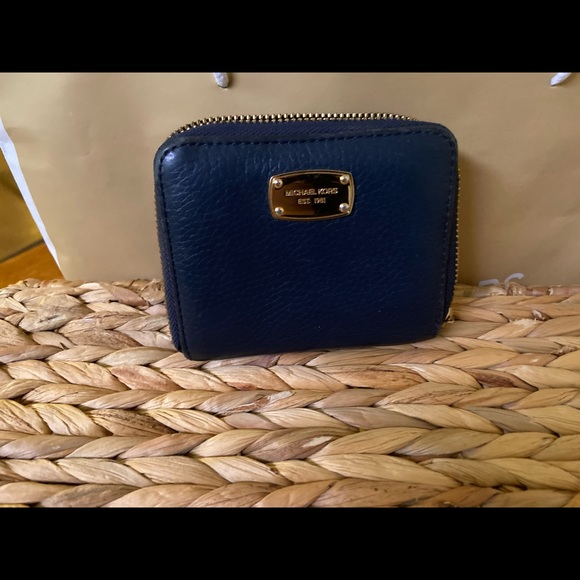 Michael Kors Wallet - Picture 1 of 6